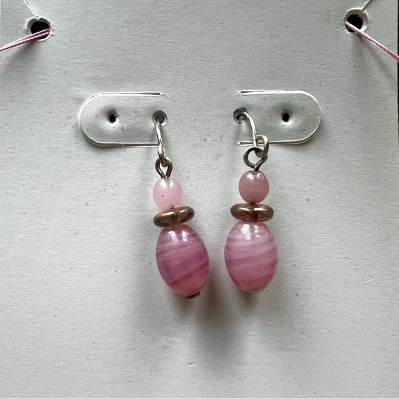 Necklace and earrings with pink accents , 16 inches with a 2 inch extender. - Picture 6 of 9